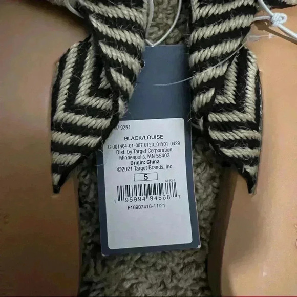 Universal Thread Louise Chevron Print Knotted Sandals Size 5 - Picture 2 of 4